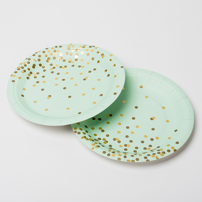 Schmutzige biologisch abbaubare AntiPappteller FSC mit goldenem Dot Design